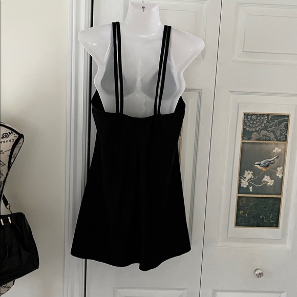 Black and White one piece skirted bathing suit - Picture 3 of 13